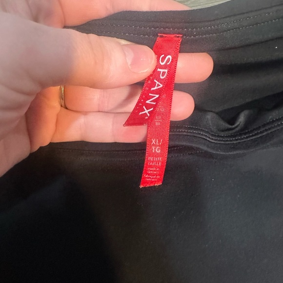 SPANX Black Leggings Size XL 😻 - Picture 2 of 3